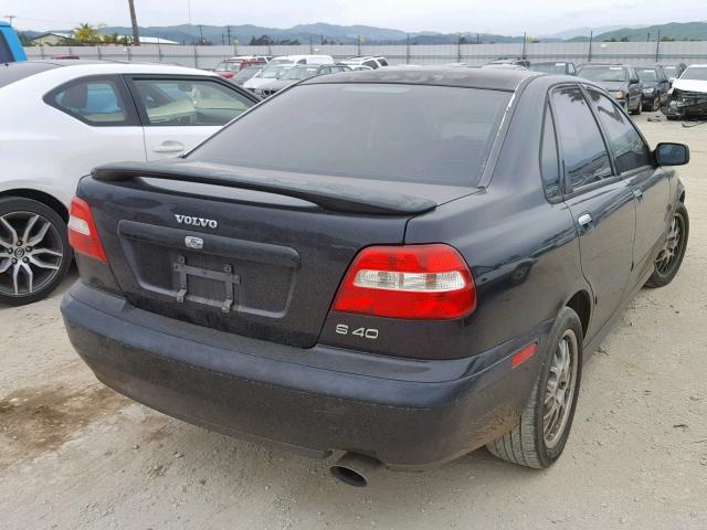 YV1VS27564F030999 - 2004 VOLVO S40 1.9T BLACK photo 4