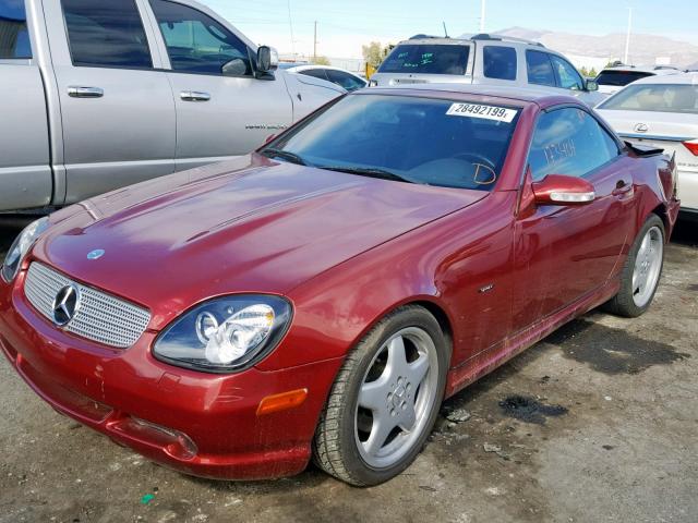 WDBKK65F61F195019 - 2001 MERCEDES-BENZ SLK 320 RED photo 2