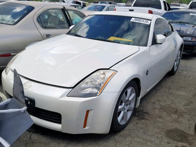 JN1AZ34D35M604671 - 2005 NISSAN 350Z COUPE WHITE photo 2