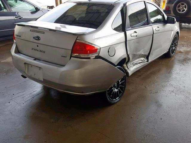 1FAHP36NX9W196256 - 2009 FORD FOCUS SES SILVER photo 4