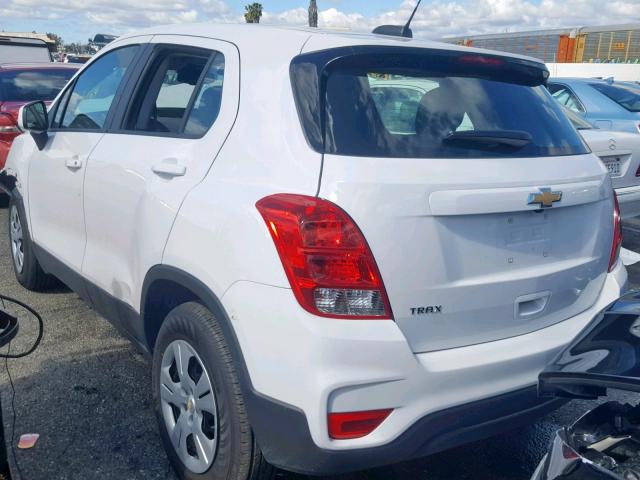 3GNCJKSB3JL353686 - 2018 CHEVROLET TRAX LS WHITE photo 3