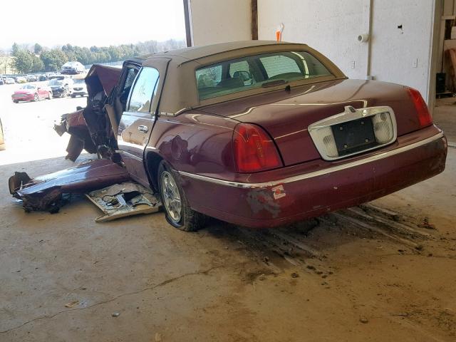 1LNFM83W2WY681331 - 1998 LINCOLN TOWN CAR C MAROON photo 3