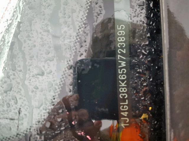 1J4GL38K65W723895 - 2005 JEEP LIBERTY RE BLACK photo 10