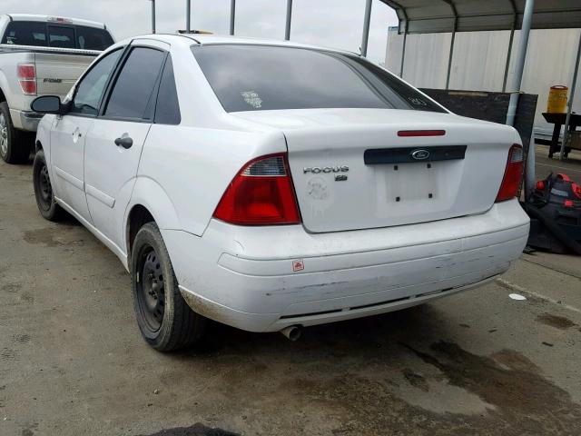 1FAFP34N17W297838 - 2007 FORD FOCUS ZX4 WHITE photo 3