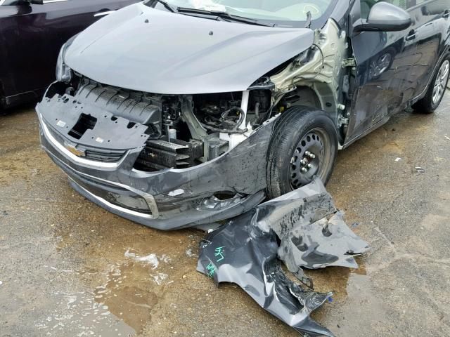 1G1JB5SH1H4157595 - 2017 CHEVROLET SONIC LS GRAY photo 9