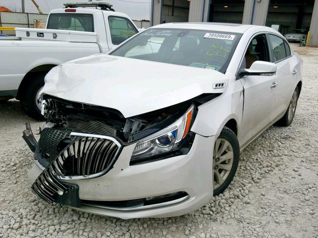 1G4GB5GRXFF254861 - 2015 BUICK LACROSSE WHITE photo 2