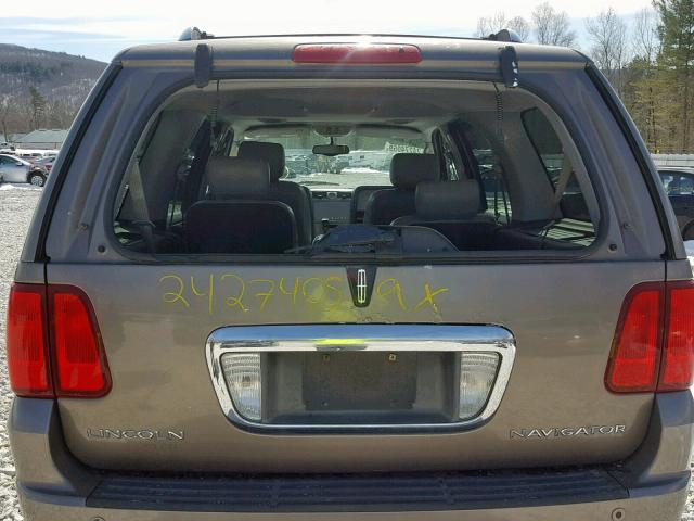 5LMFU28R04LJ28863 - 2004 LINCOLN NAVIGATOR 灰色 照片 9