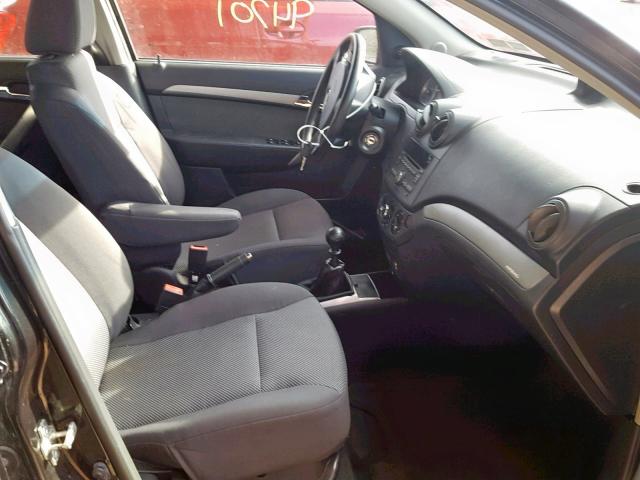 KL1TD56EX9B613088 - 2009 CHEVROLET AVEO LS BLACK photo 5