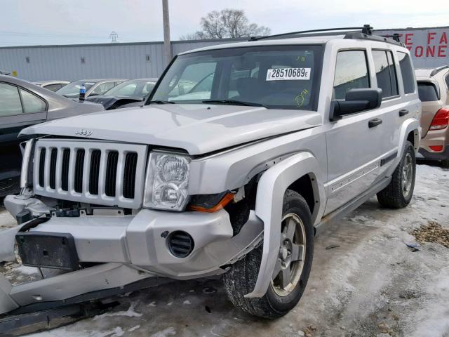 1J8HG48N76C181040 - 2006 JEEP COMMANDER SILVER photo 2