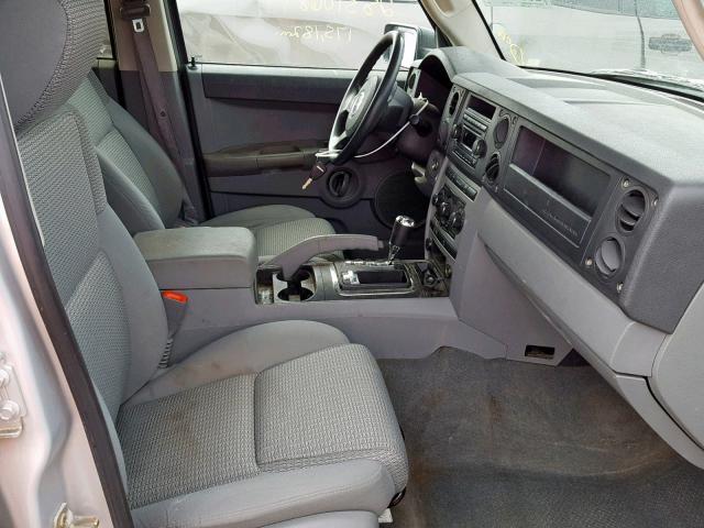 1J8HG48N76C181040 - 2006 JEEP COMMANDER SILVER photo 5