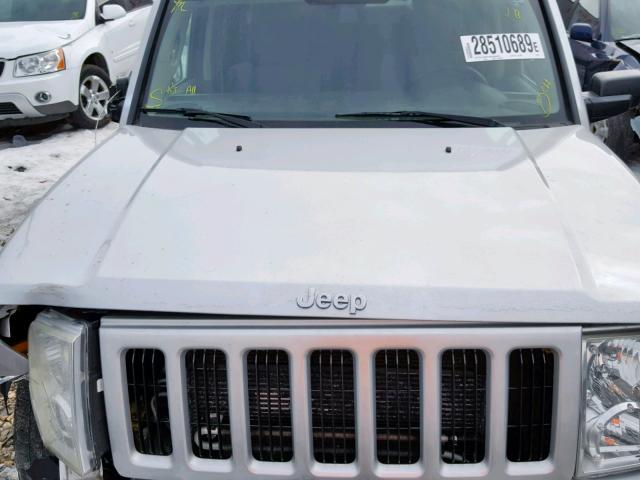 1J8HG48N76C181040 - 2006 JEEP COMMANDER SILVER photo 7