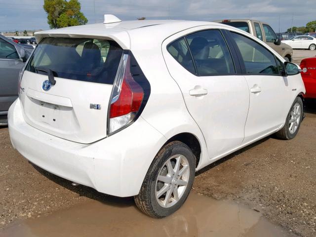 JTDKDTB3XG1129485 - 2016 TOYOTA PRIUS C WHITE photo 4