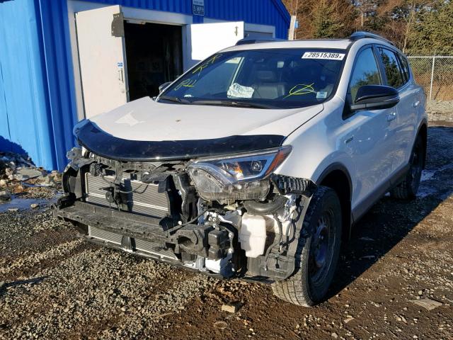 JTMJJREV4JD211688 - 2018 TOYOTA RAV4 HV SE WHITE photo 2