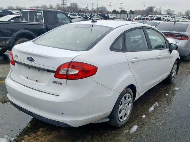 3FADP4AJXBM172411 - 2011 FORD FIESTA S WHITE photo 4