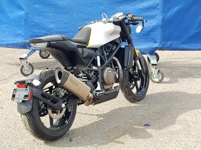 VBKUPV40XJM725179 - 2018 OTHER MOTORCYCLE SILVER photo 4