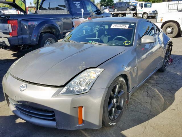 JN1AZ34DX6M303462 - 2006 NISSAN 350Z COUPE GRAY photo 2