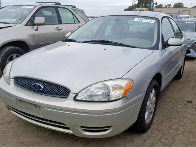 1FAFP56UX6A187642 - 2006 FORD TAURUS SEL SILVER photo 2