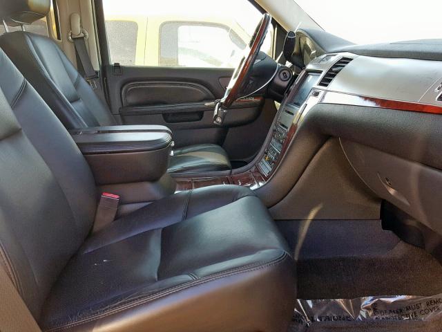 1GYUKAEF7AR106533 - 2010 CADILLAC ESCALADE GRAY photo 5