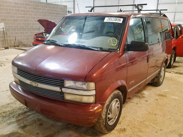 1GNDM19W5WB133554 - 1998 CHEVROLET ASTRO MAROON photo 2