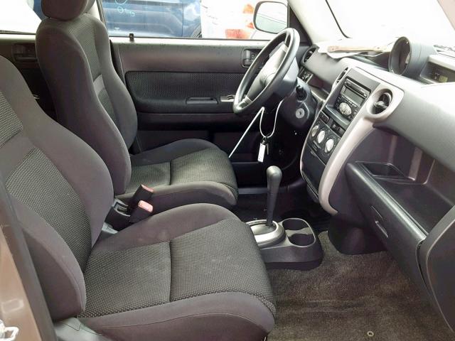 JTLKT324964043047 - 2006 TOYOTA SCION XB SILVER photo 5