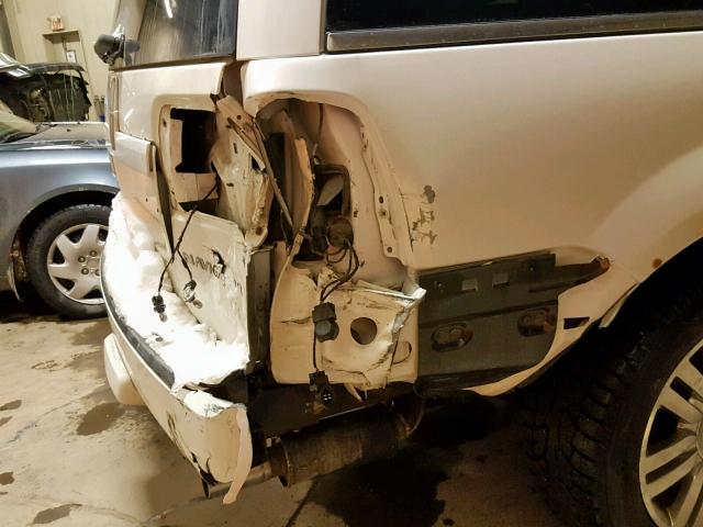 5LMJJ2J53AEJ06690 - 2010 LINCOLN NAVIGATOR WHITE photo 9