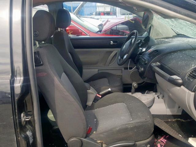 3VWCK31C15M404282 - 2005 VOLKSWAGEN NEW BEETLE შავი ფოტო 5