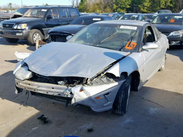 1G8ZY12702Z247382 - 2002 SATURN SC2 SILVER photo 2