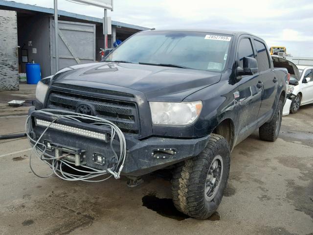 5TFDY5F1XBX168102 - 2011 TOYOTA TUNDRA CRE BLACK photo 2