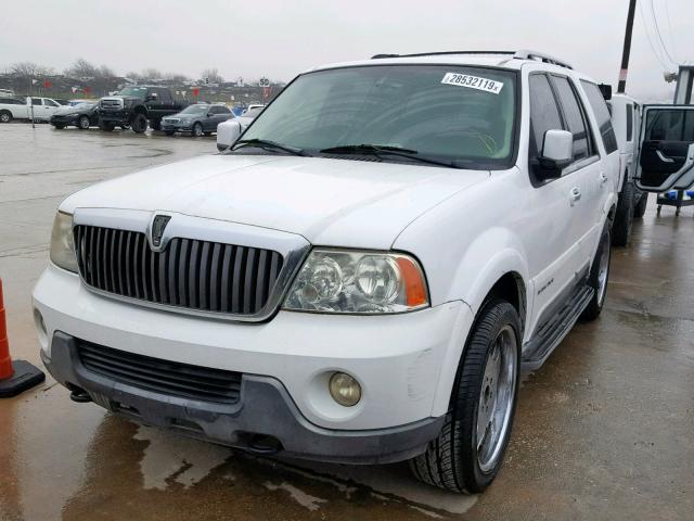 5LMFU27R43LJ47223 - 2003 LINCOLN NAVIGATOR WHITE photo 2