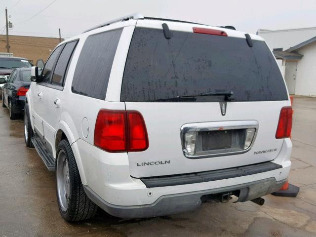 5LMFU27R43LJ47223 - 2003 LINCOLN NAVIGATOR WHITE photo 3