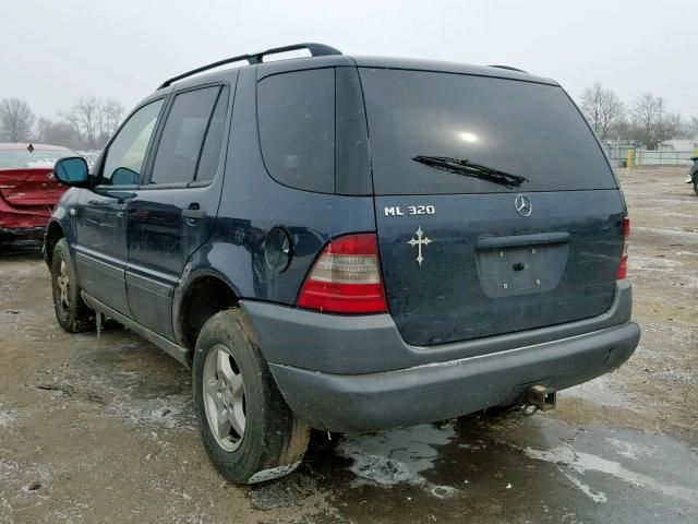 4JGAB54E5XA137047 - 1999 MERCEDES-BENZ ML 320 BLUE photo 3