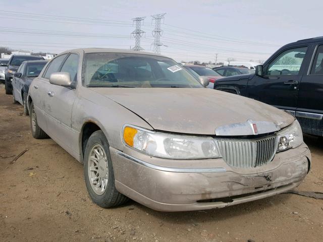 1LNFM82W9WY659814 - 1998 LINCOLN TOWN CAR S GOLD photo 1