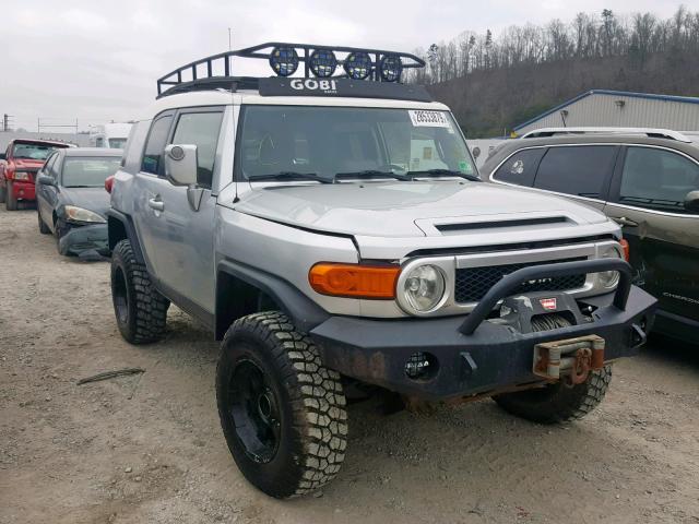 JTEBU11F870018905 - 2007 TOYOTA FJ CRUISER SILVER photo 1