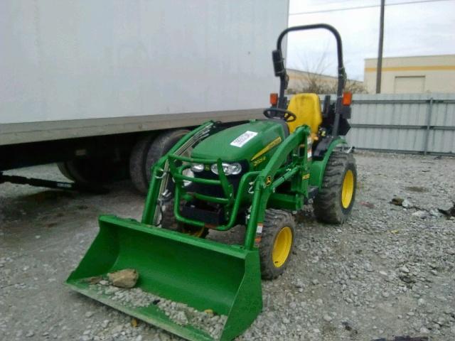 1LV2025RTFH116701 - 2015 JOHN DEERE TRACTOR GREEN photo 2