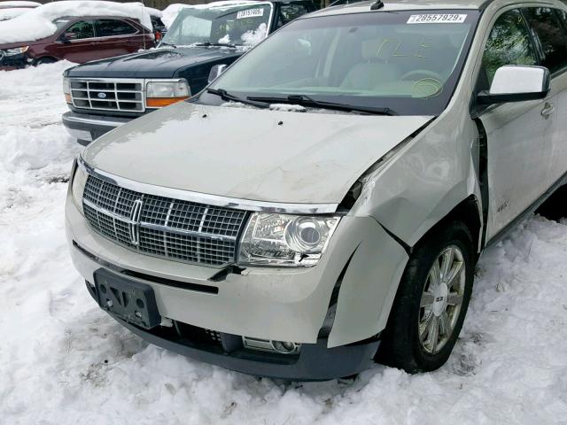 2LMDU88C07BJ37760 - 2007 LINCOLN MKX CREAM photo 9