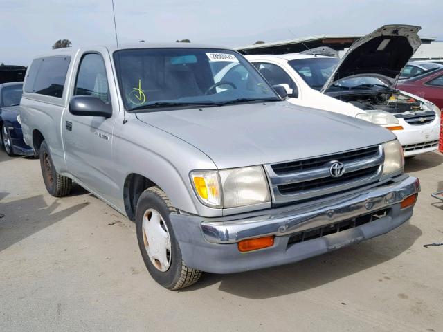 4TANL42N8YZ608476 - 2000 TOYOTA TACOMA SILVER photo 1