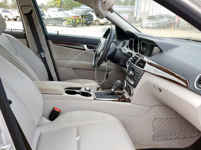 WDDGF4HB4DG093246 - 2013 MERCEDES-BENZ C 250 SILVER photo 5