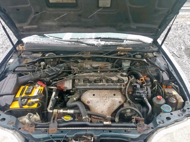 19UYA1151VL020670 - 1997 ACURA 2.2CL GREEN photo 7