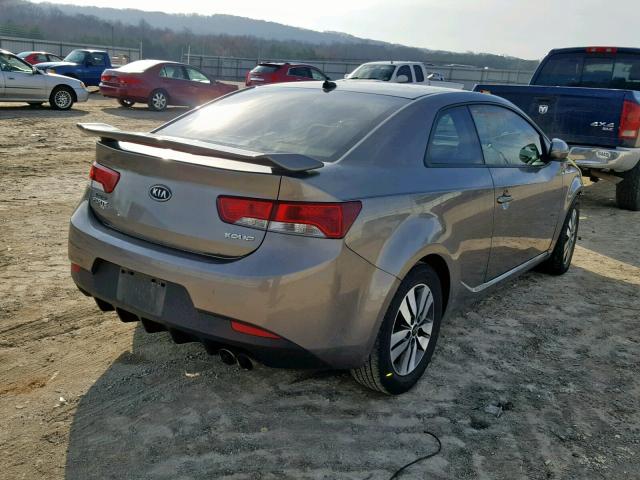 KNAFU6A22D5663755 - 2013 KIA FORTE EX GRAY photo 4