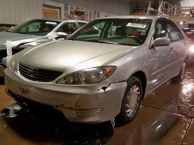 4T1BE32K35U032348 - 2005 TOYOTA CAMRY LE SILVER photo 2