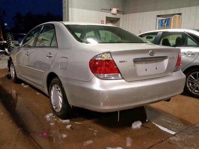 4T1BE32K35U032348 - 2005 TOYOTA CAMRY LE SILVER photo 3