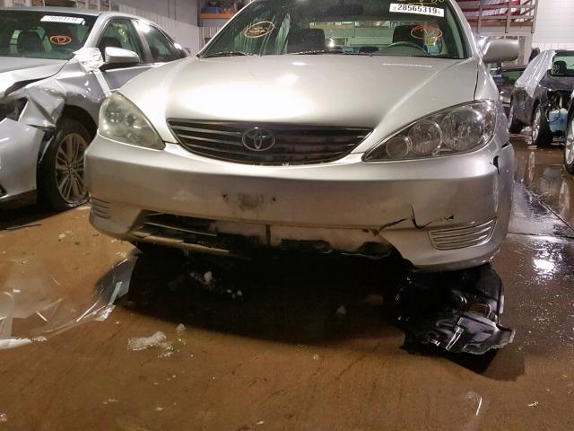 4T1BE32K35U032348 - 2005 TOYOTA CAMRY LE SILVER photo 9