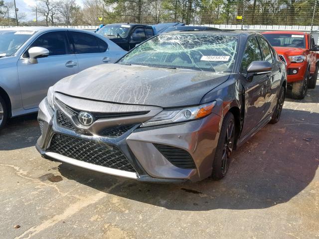 4T1BZ1HK3JU021490 - 2018 TOYOTA CAMRY XSE GRAY photo 2