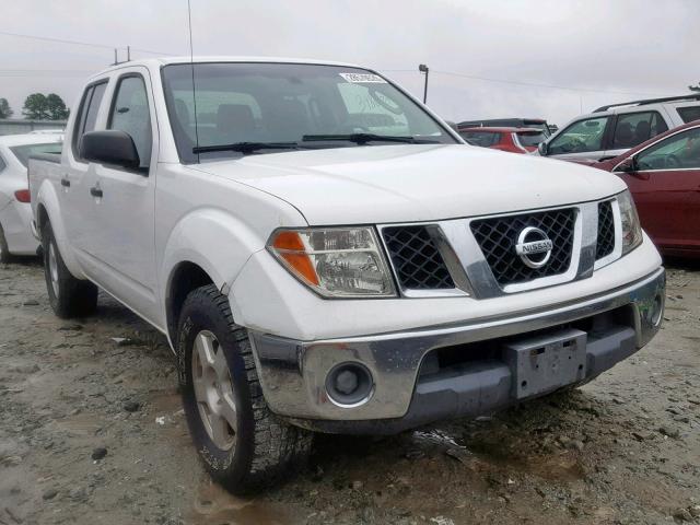 1N6AD07U48C411510 - 2008 NISSAN FRONTIER C WHITE photo 1