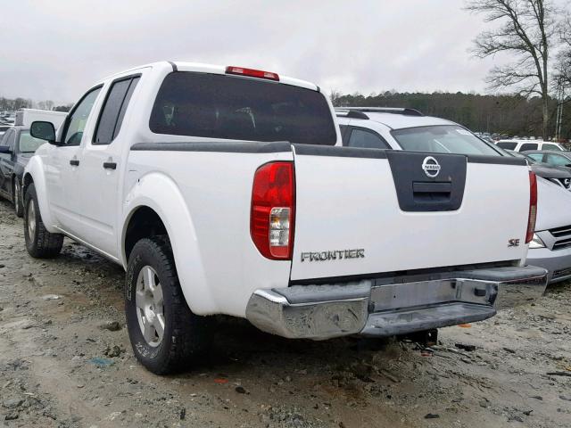 1N6AD07U48C411510 - 2008 NISSAN FRONTIER C WHITE photo 3