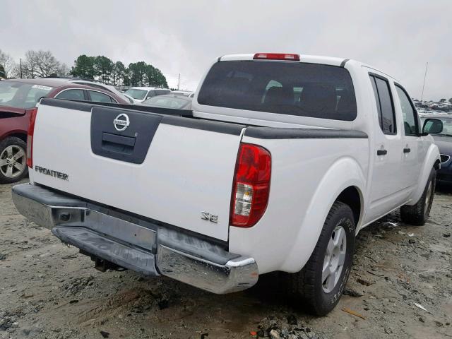 1N6AD07U48C411510 - 2008 NISSAN FRONTIER C WHITE photo 4