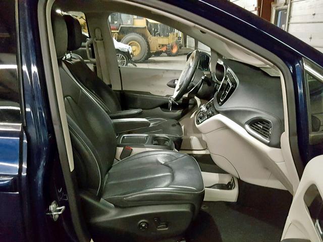 2C4RC1GG7JR185730 - 2018 CHRYSLER PACIFICA L BLUE photo 5