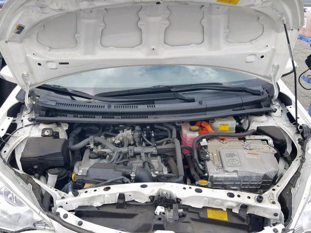 JTDKDTB39D1055486 - 2013 TOYOTA PRIUS C WHITE photo 7