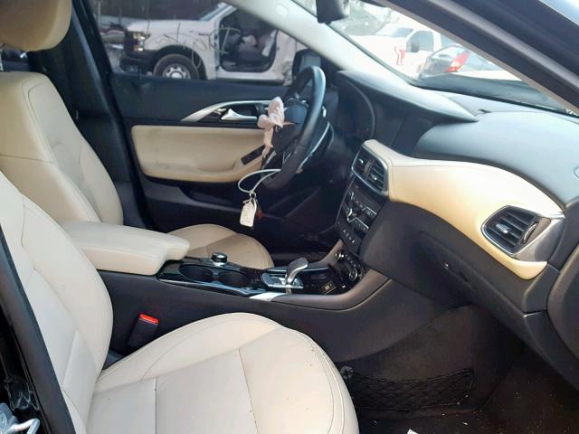 SJKCH5CP4JA045818 - 2018 INFINITI QX30 BASE BLACK photo 5