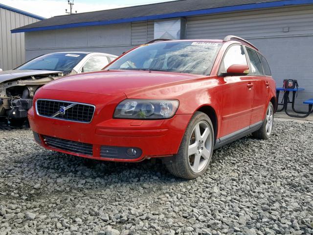 YV1MJ682152109189 - 2005 VOLVO V50 T5 RED photo 2